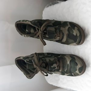 Army color wedge/shoe